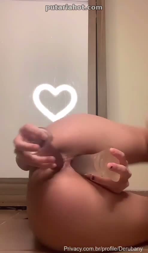 Corpo magrinho e sensual da morena em vídeo amador exclusivo