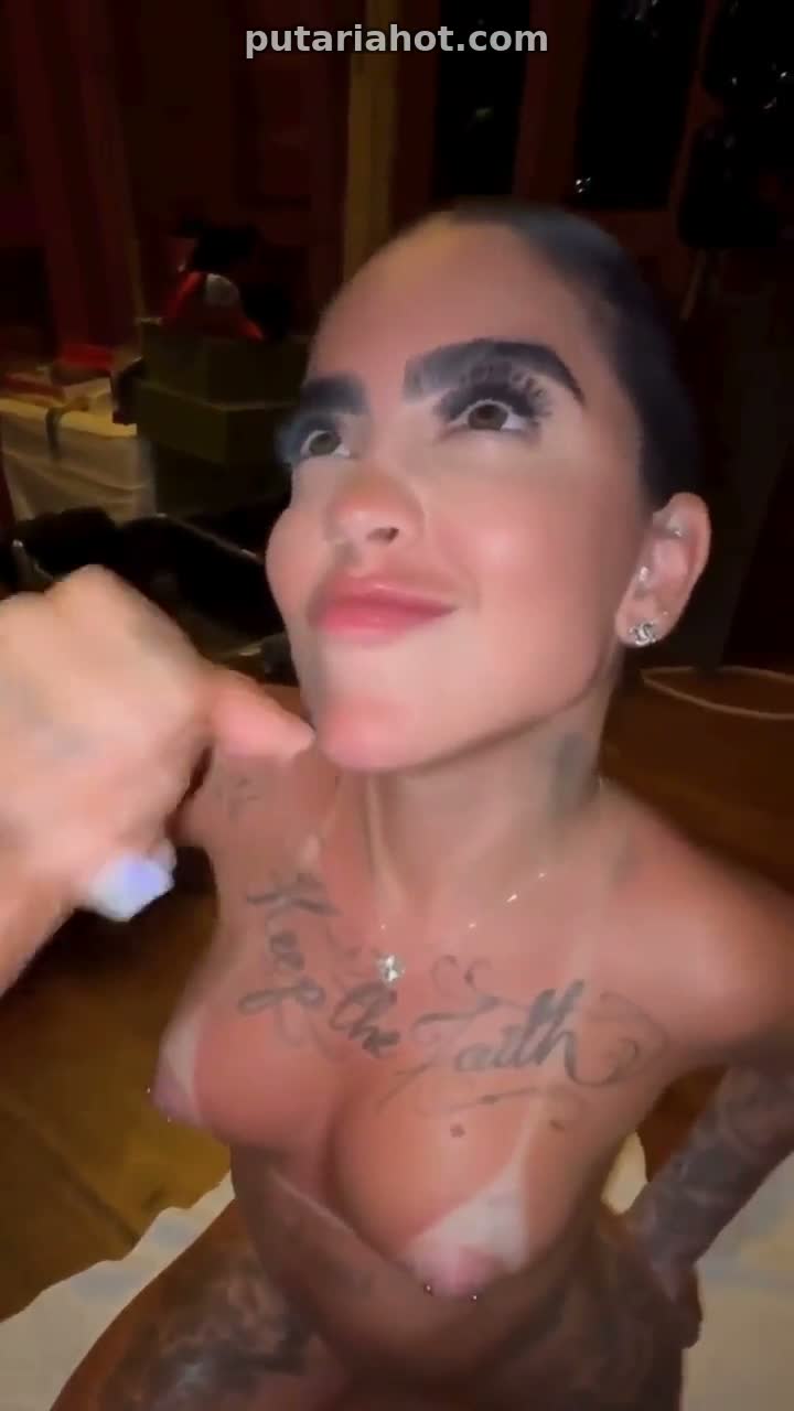 MC Mirella - Fotos e Vídeos Amadores
