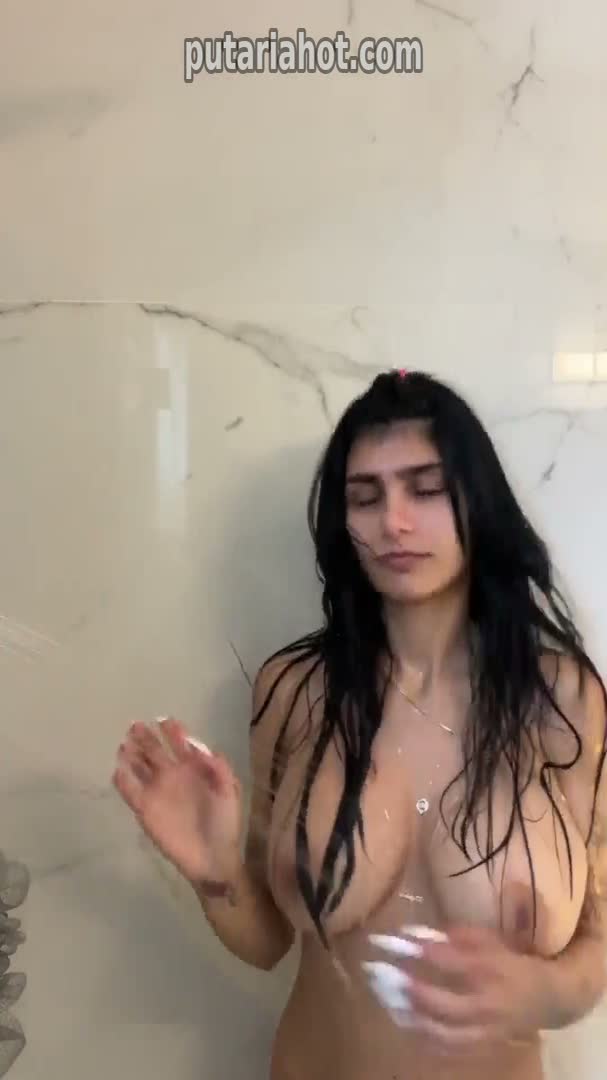 Mia Khalifa - Vídeos e Fotos
